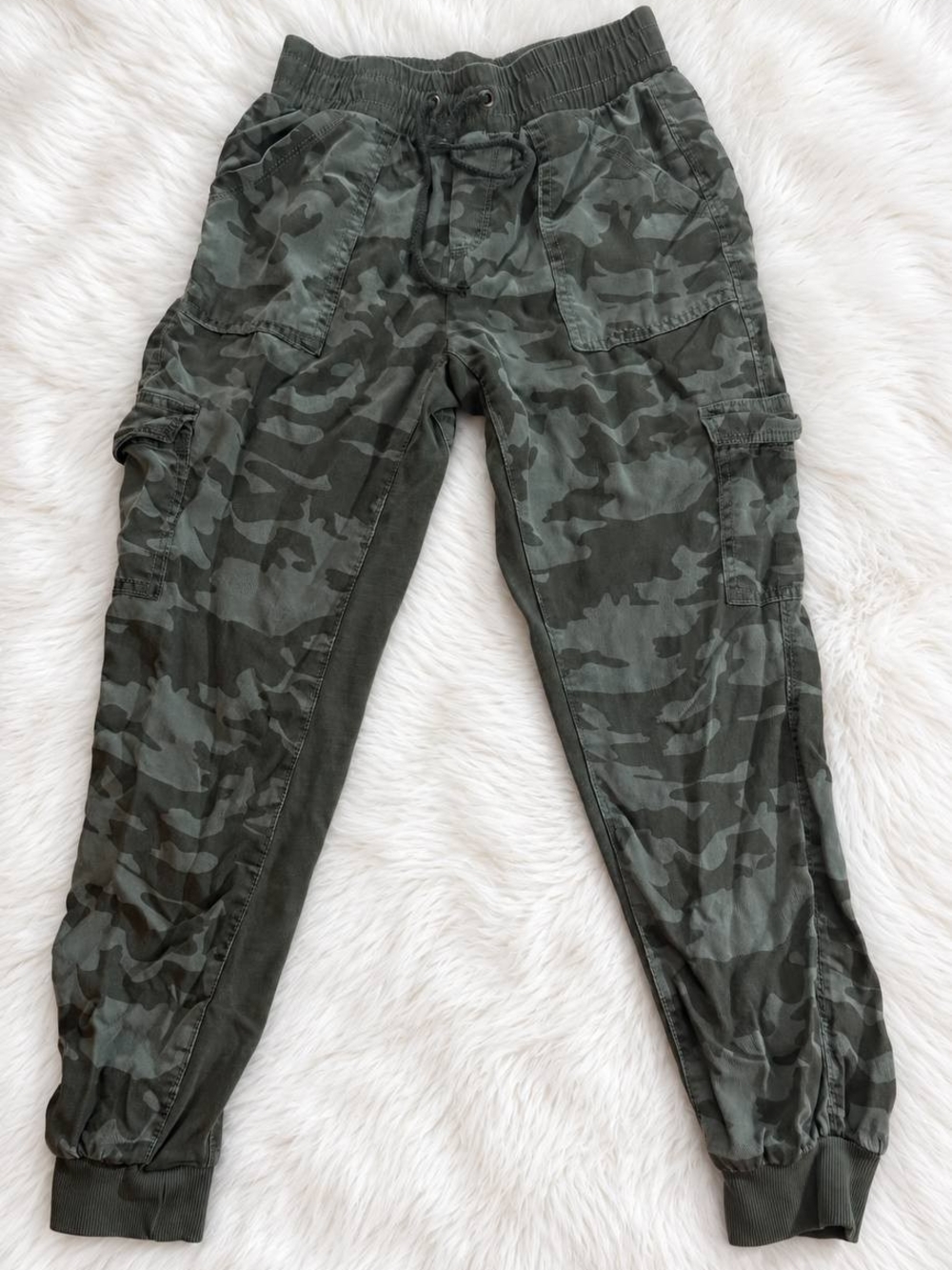 Women's Camo Cargo Joggers - Green